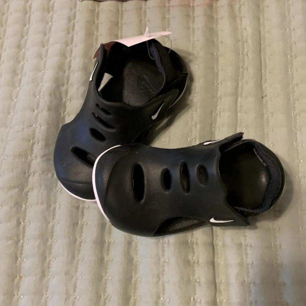 Nike Kids Black Sandal Shoes Size 6 Toddler NEW All occasions Easy on Comfort